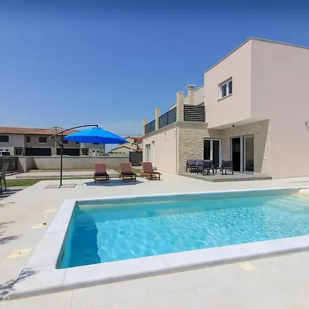 Villa New Modern Gogo With Private Pool Near The And Town Of Pula By Wiibuk *