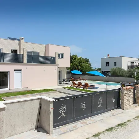 New Modern Gogo With Private Pool Near The And Town Of Pula By Wiibuk Villa Sisan