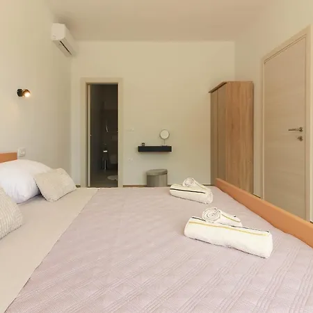 New Modern Gogo With Private Pool Near The And Town Of Pula By Wiibuk * Sisan