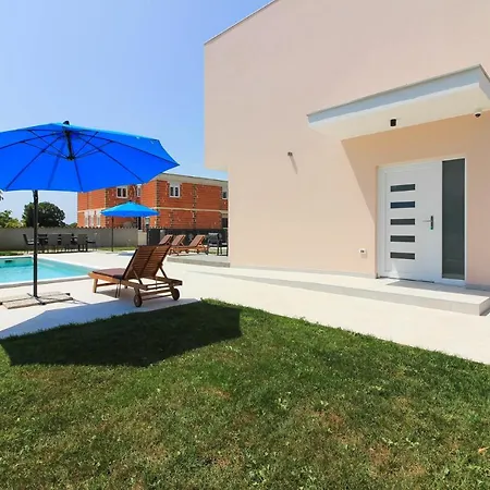 New Modern Gogo With Private Pool Near The And Town Of Pula By Wiibuk * Sisan