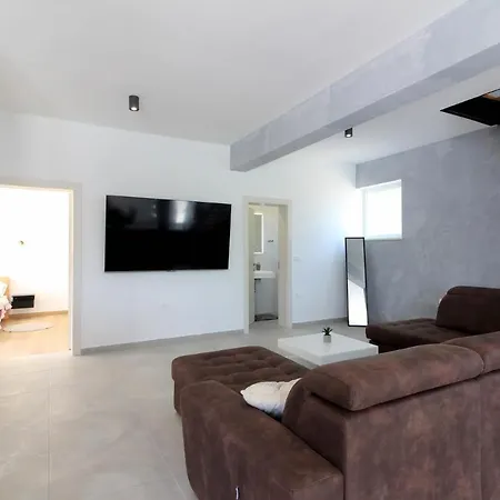 New Modern Gogo With Private Pool Near The And Town Of Pula By Wiibuk