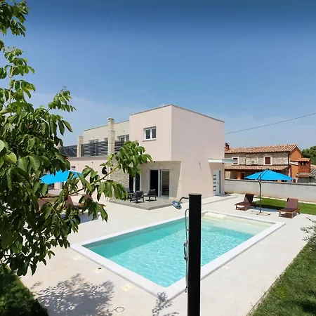 New Modern Gogo With Private Pool Near The And Town Of Pula By Wiibuk * Sisan