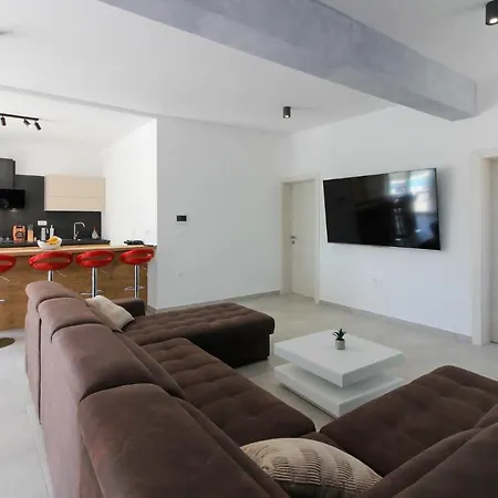 New Modern Gogo With Private Pool Near The And Town Of Pula By Wiibuk Villa