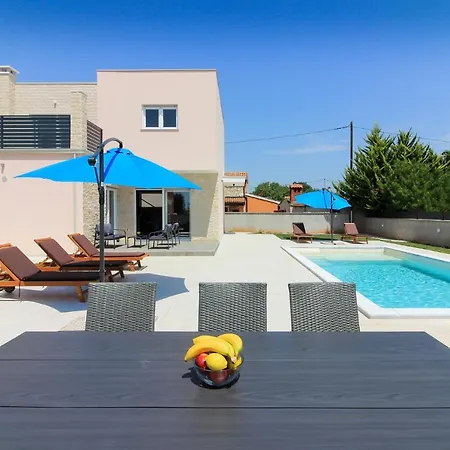 New Modern Gogo With Private Pool Near The And Town Of Pula By Wiibuk Sisan