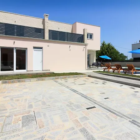 New Modern Gogo With Private Pool Near The And Town Of Pula By Wiibuk Villa