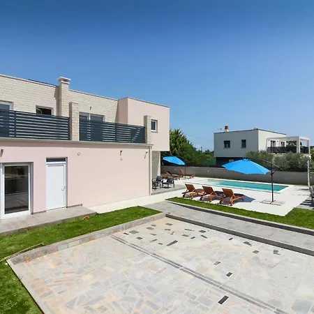 Villa New Modern Gogo With Private Pool Near The And Town Of Pula By Wiibuk Sisan
