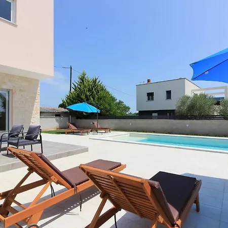 New Modern Gogo With Private Pool Near The And Town Of Pula By Wiibuk *
