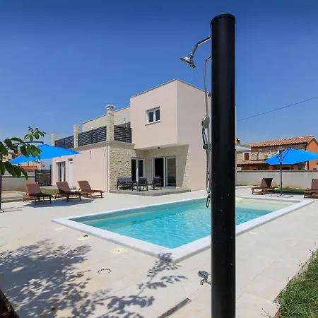 Villa New Modern Gogo With Private Pool Near The And Town Of Pula By Wiibuk Sisan
